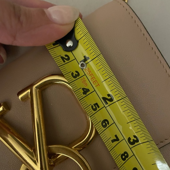 Valentino Garavani VLogo Chain Bag - Picture 7 of 13